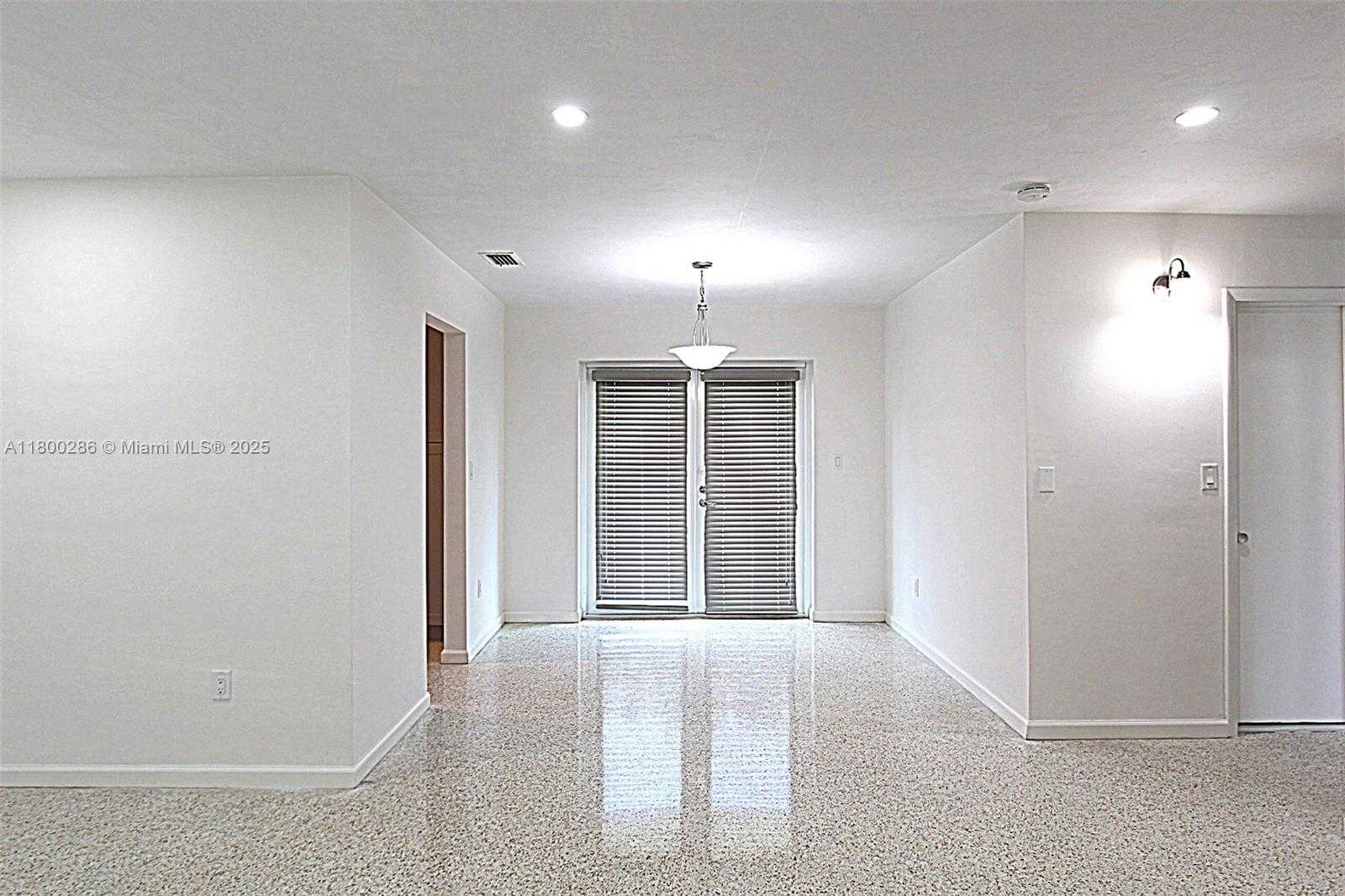 Small Image of 6203 SOUTH WEST 108TH PL, Miami Number 4