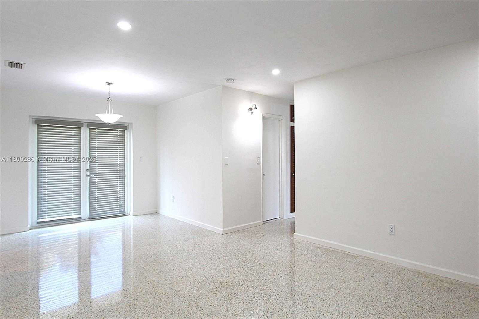 Small Image of 6203 SOUTH WEST 108TH PL, Miami Number 5