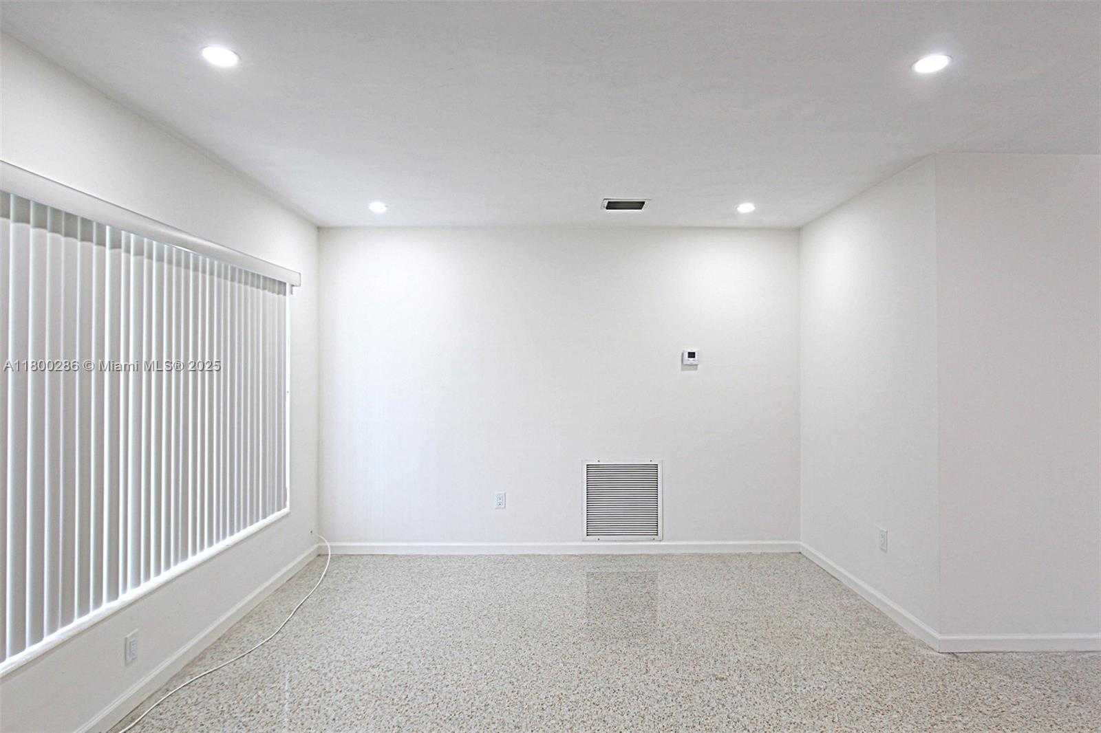 Small Image of 6203 SOUTH WEST 108TH PL, Miami Number 8