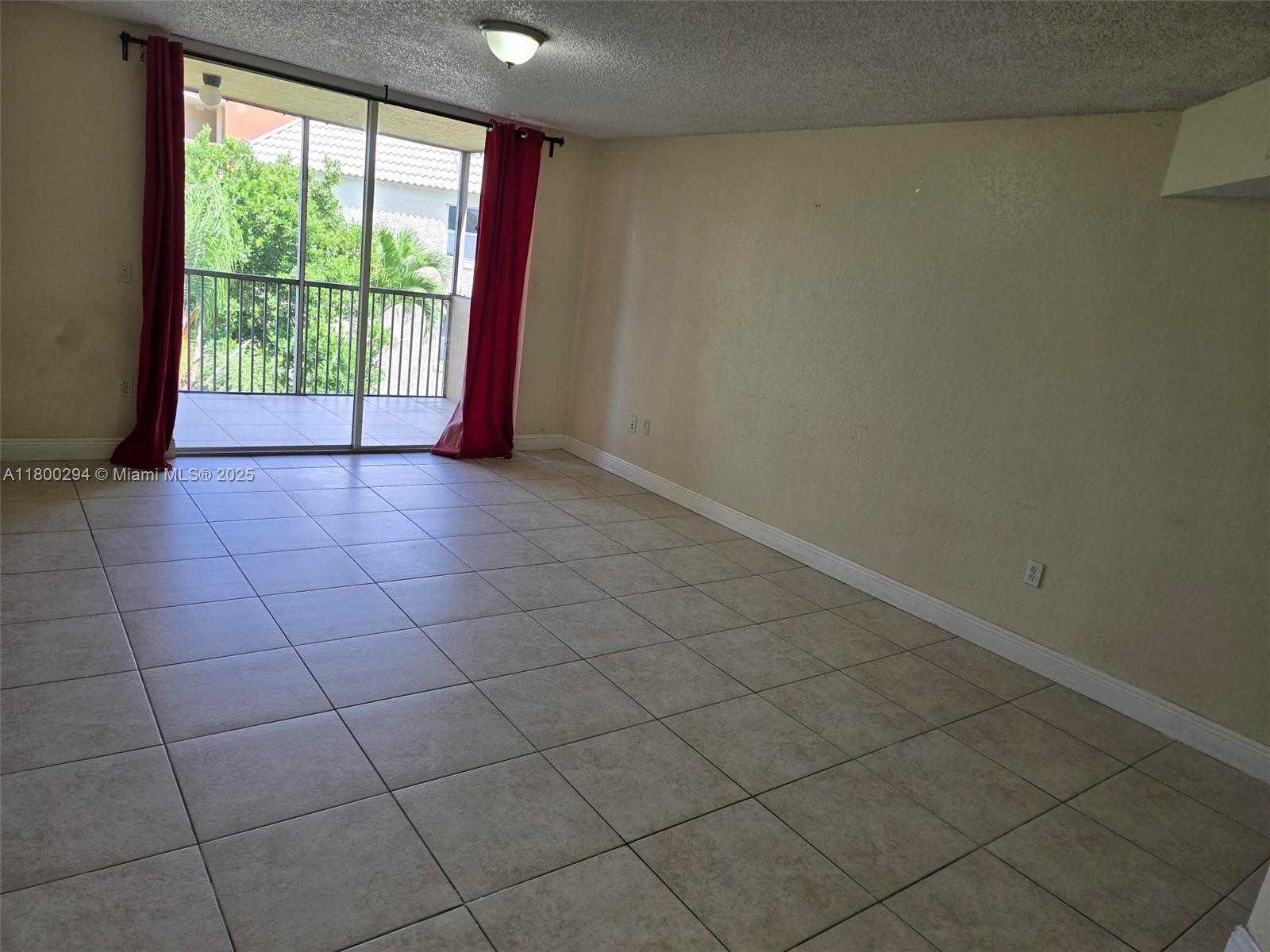 Small Image of 8255 LAKE DR #402, Doral Number 3