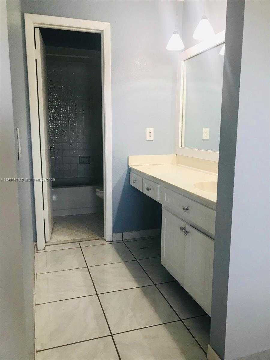 Small Image of 6257 NORTH WEST 171ST ST #., Hialeah Number 5