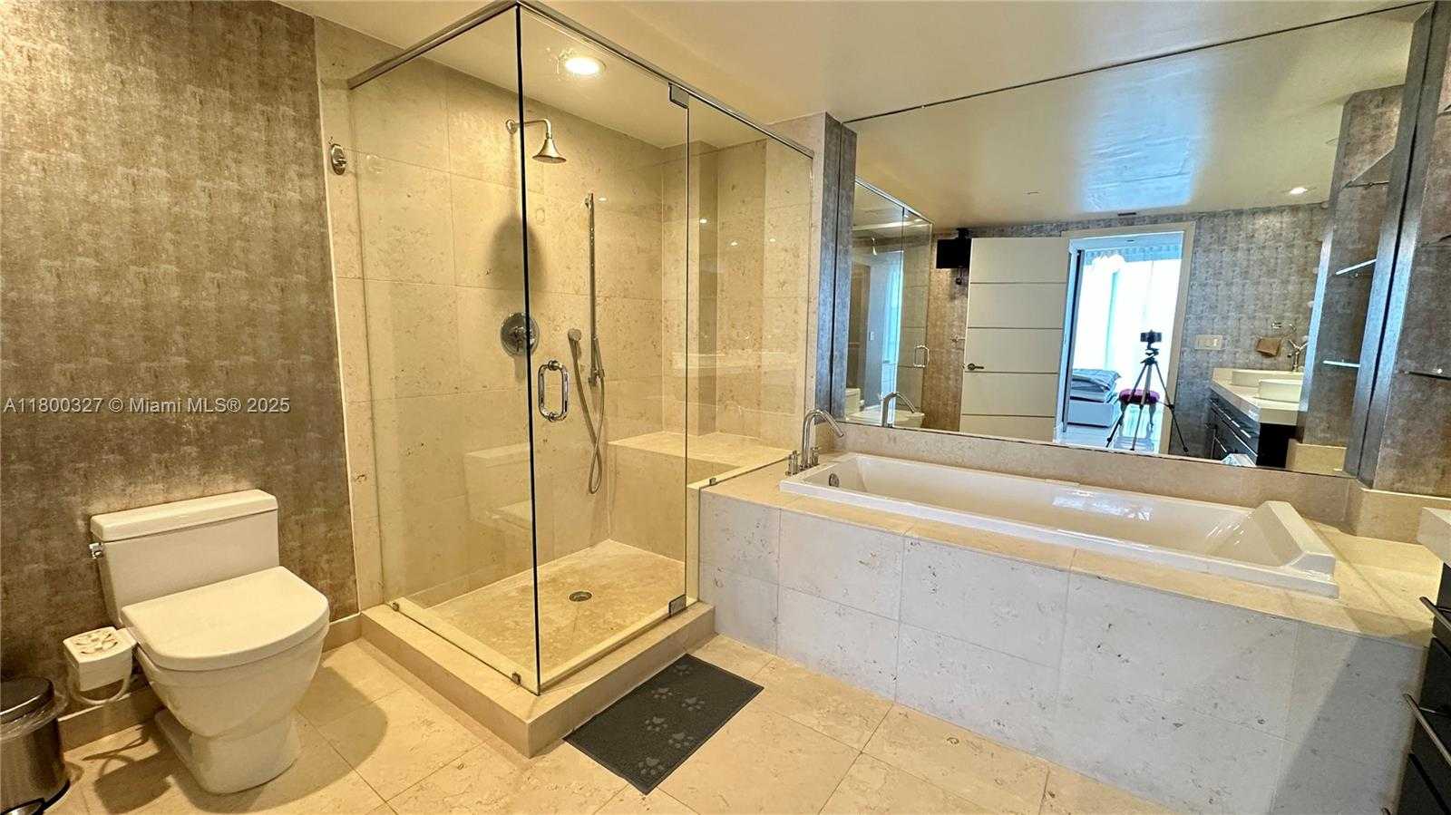 Small Image of 495 BRICKELL AVE #4403, Miami Number 12