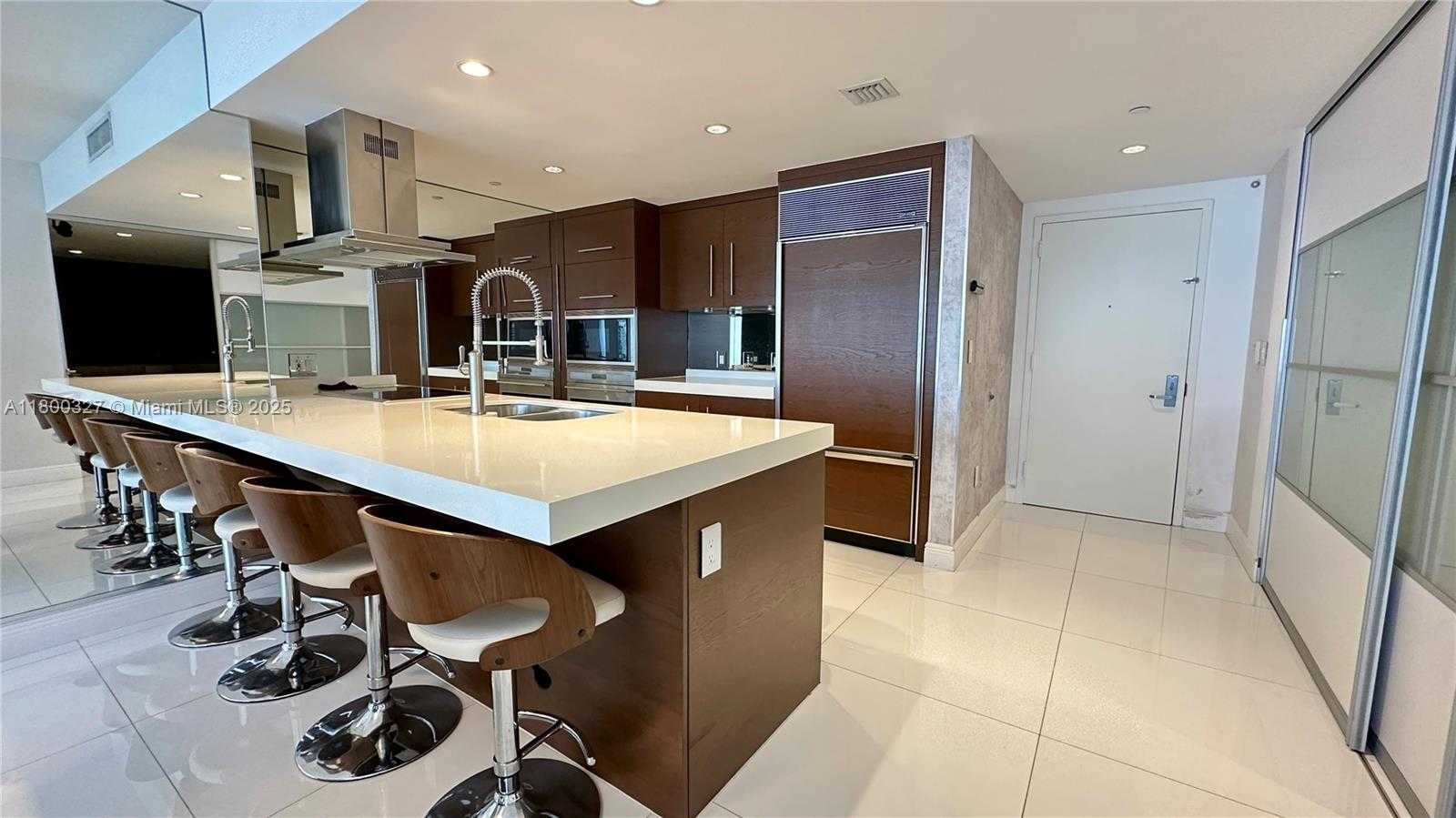 Small Image of 495 BRICKELL AVE #4403, Miami Number 2