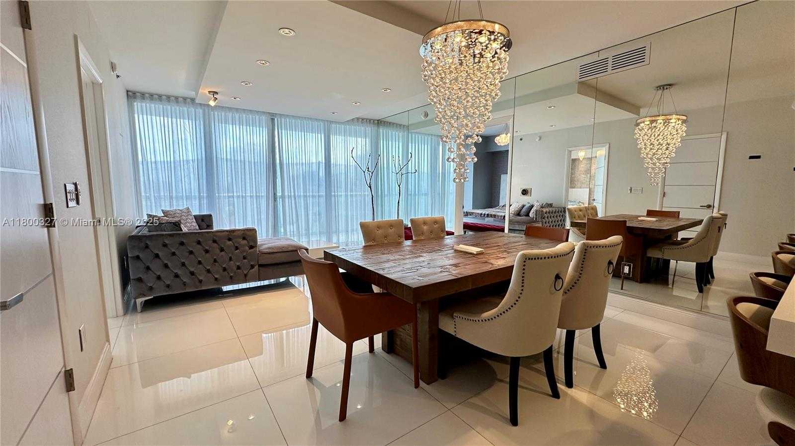 Small Image of 495 BRICKELL AVE #4403, Miami Number 8