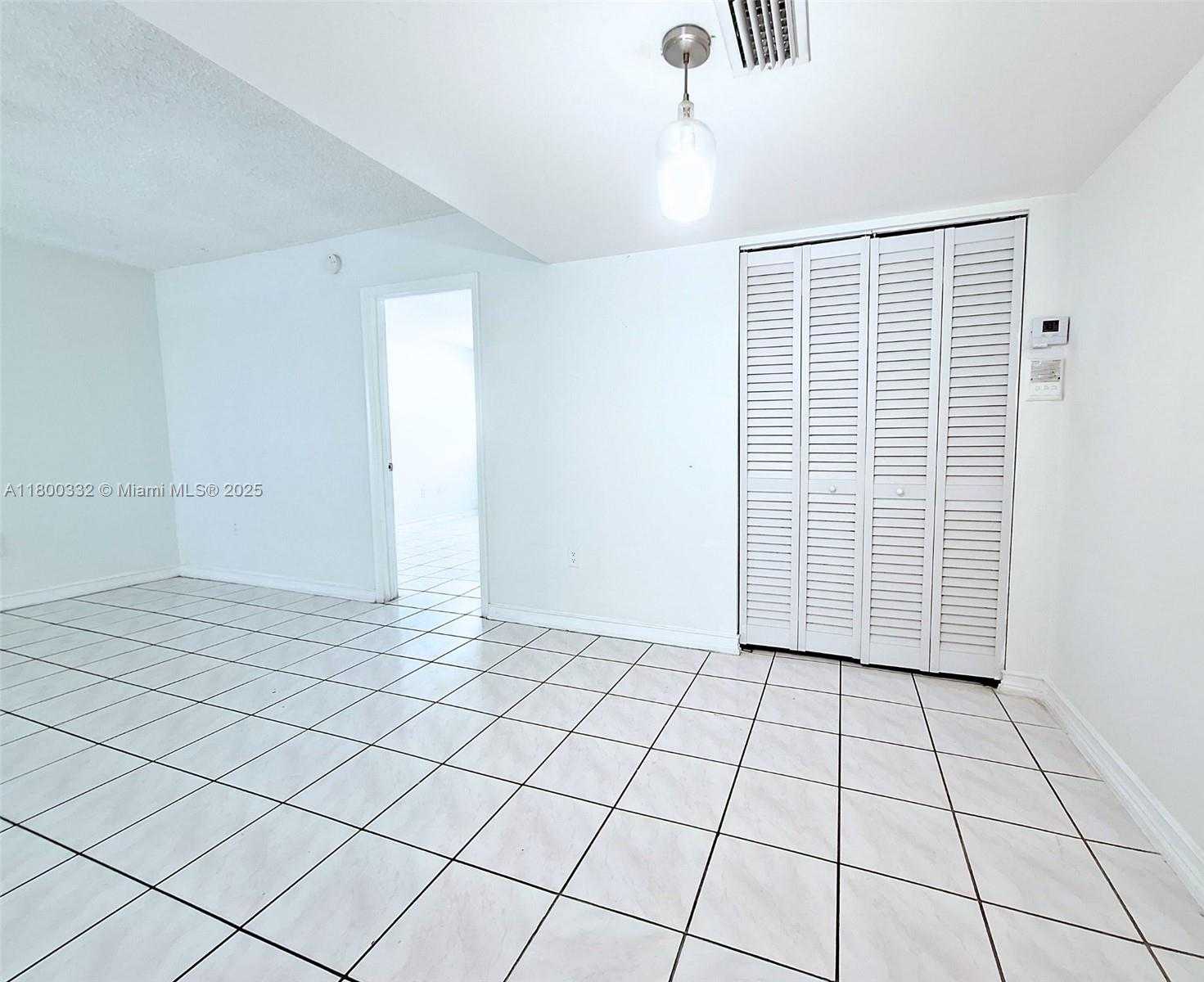 Small Image of Miami Beach Number 10