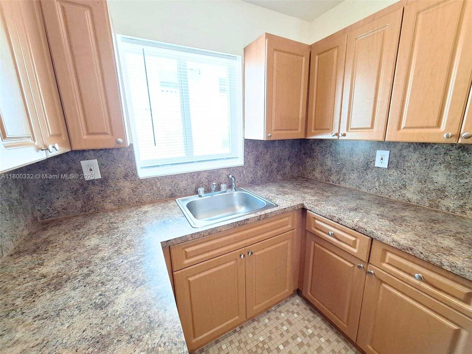 Small Image of Miami Beach Number 15