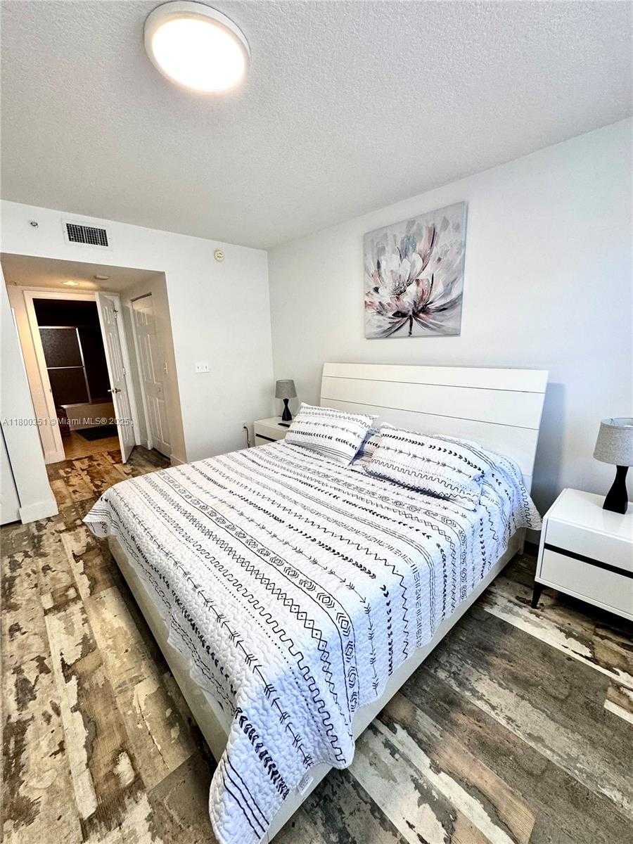 Small Image of 2080 SOUTH OCEAN DR #405, Hallandale Beach Number 32