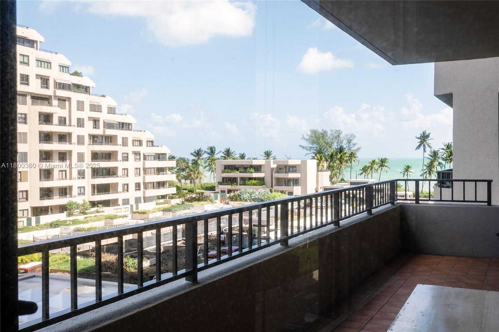 Small Image of 201 CRANDON BLVD #424, Key Biscayne Number 3