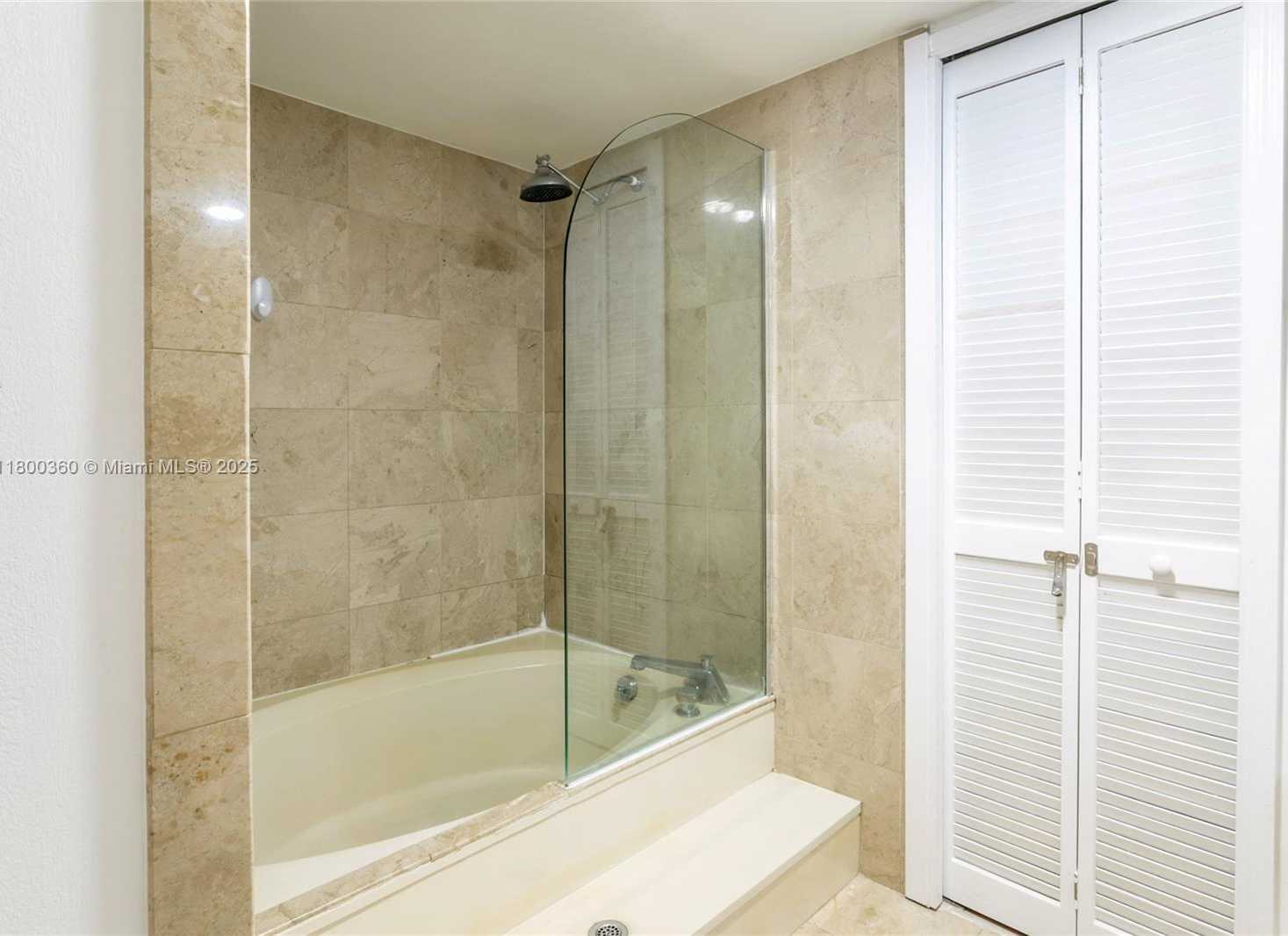 Small Image of 201 CRANDON BLVD #424, Key Biscayne Number 31