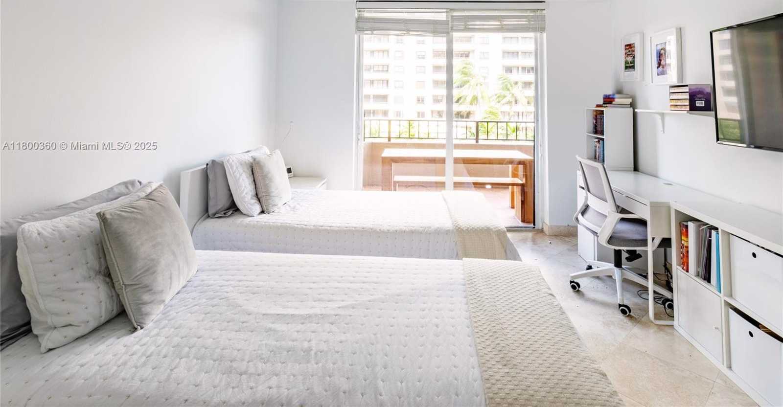 Small Image of 201 CRANDON BLVD #424, Key Biscayne Number 9