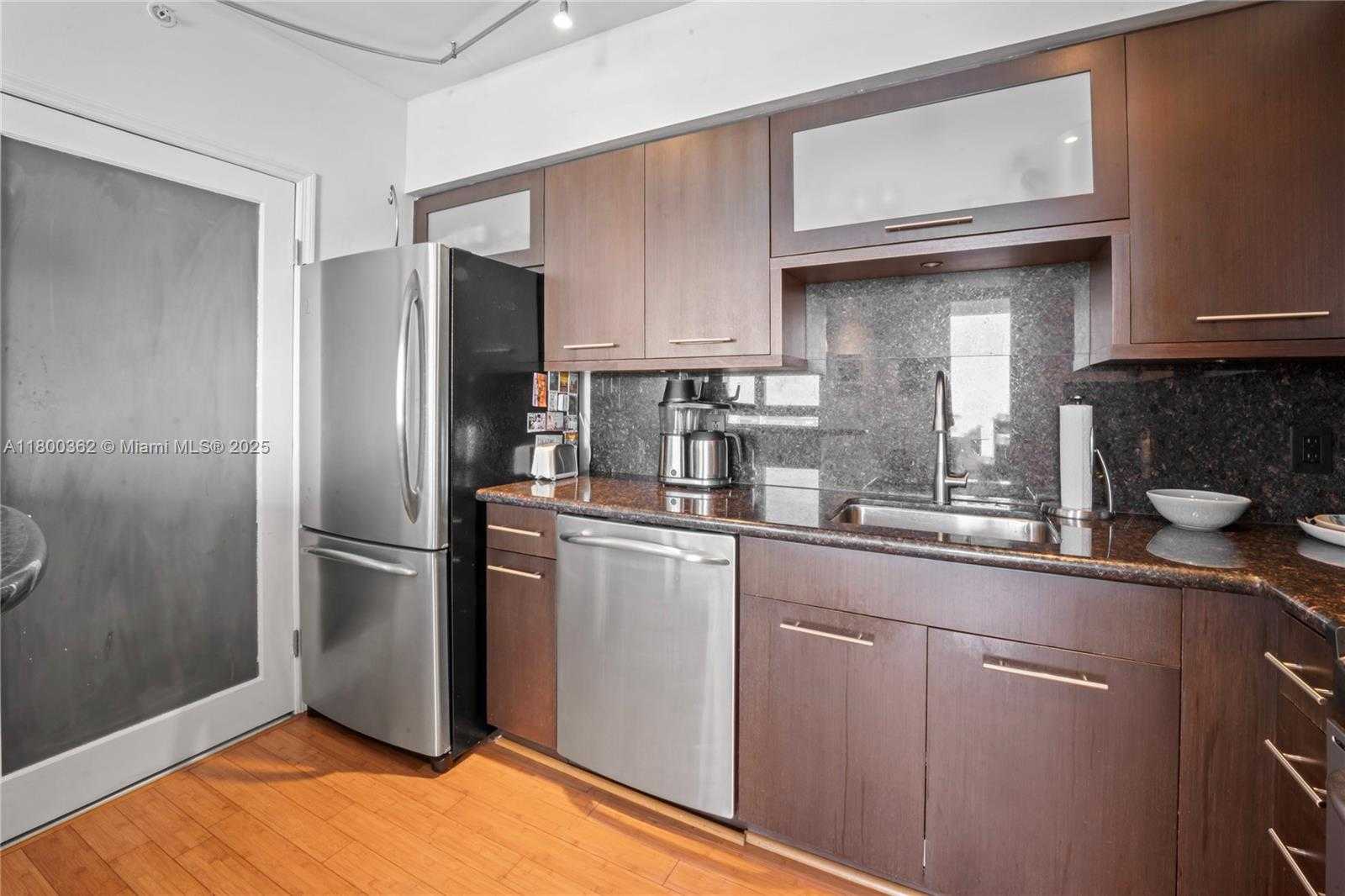 Small Image of 1330 WEST AVE #2810, Miami Beach Number 13