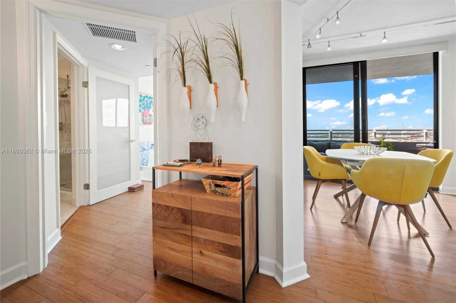Small Image of 1330 WEST AVE #2810, Miami Beach Number 15