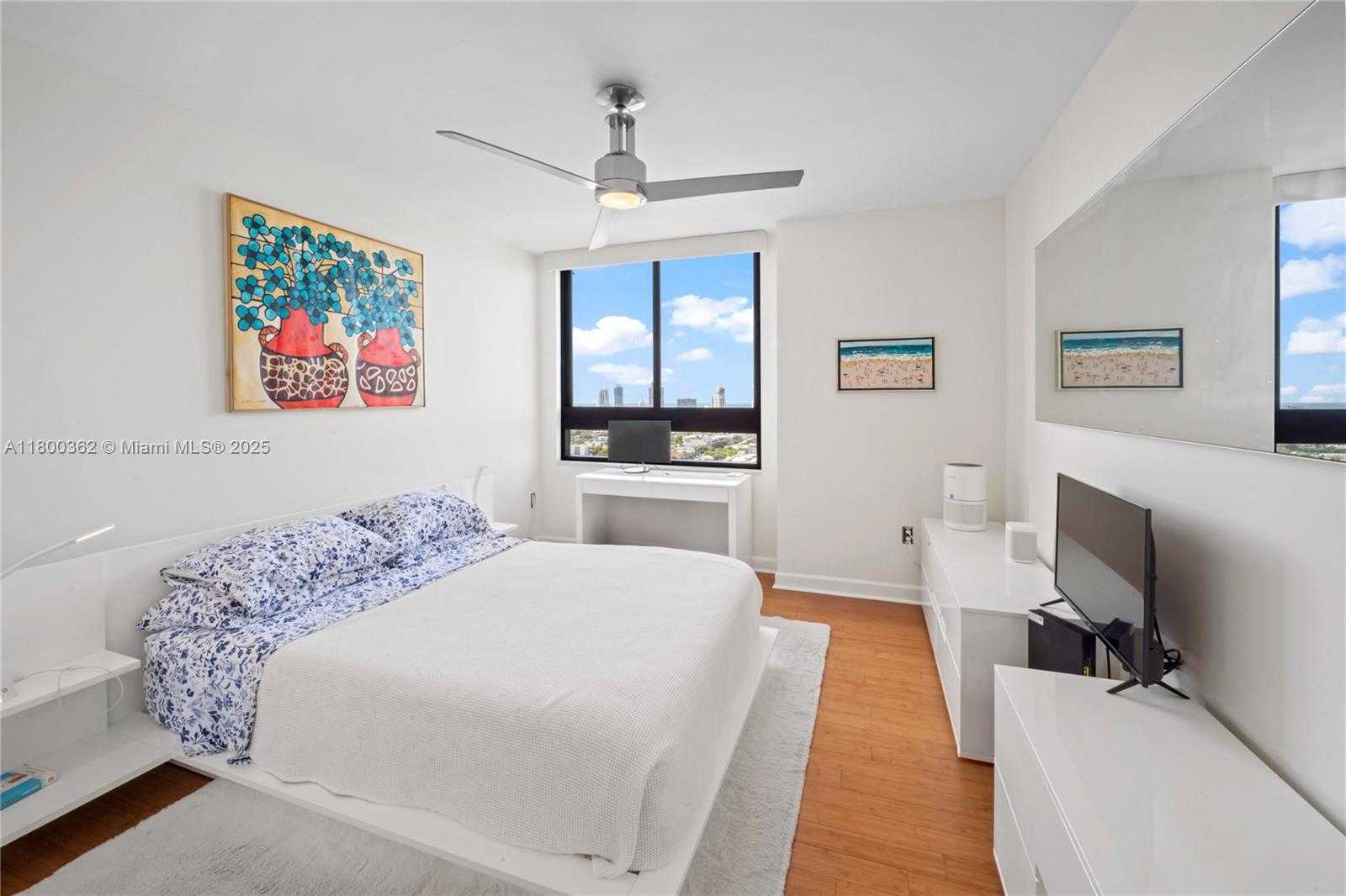 Small Image of 1330 WEST AVE #2810, Miami Beach Number 18