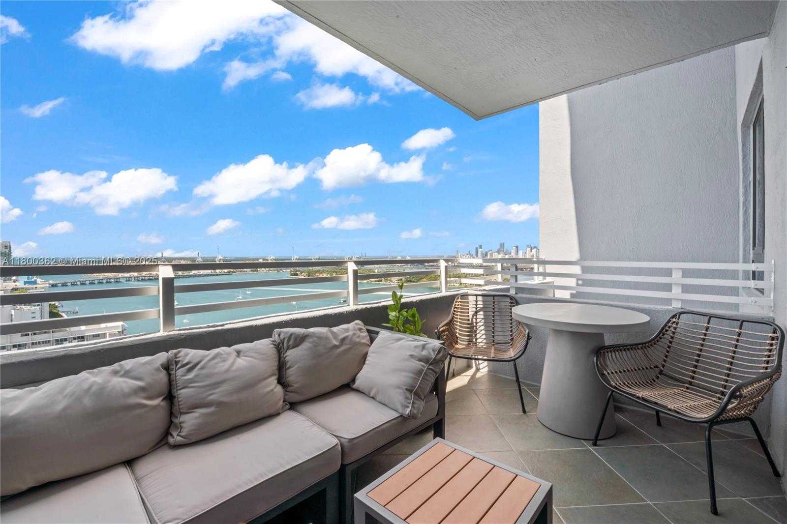 Small Image of 1330 WEST AVE #2810, Miami Beach Number 21
