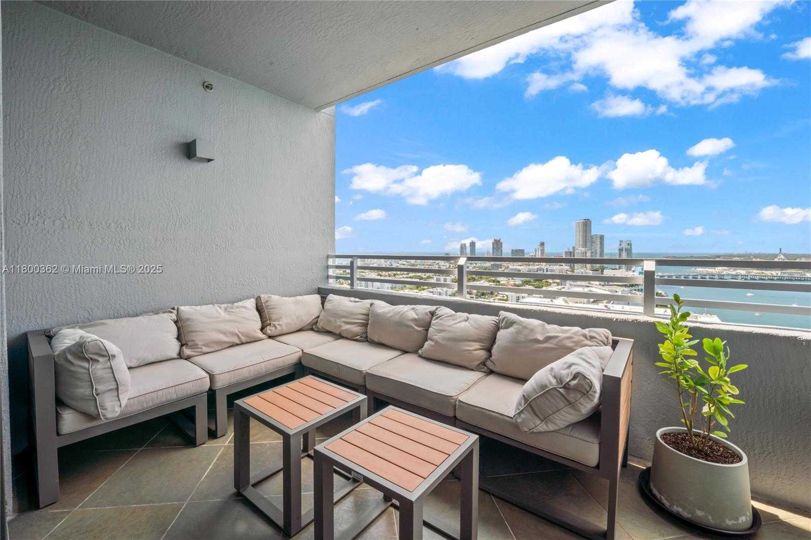 Small Image of 1330 WEST AVE #2810, Miami Beach Number 5