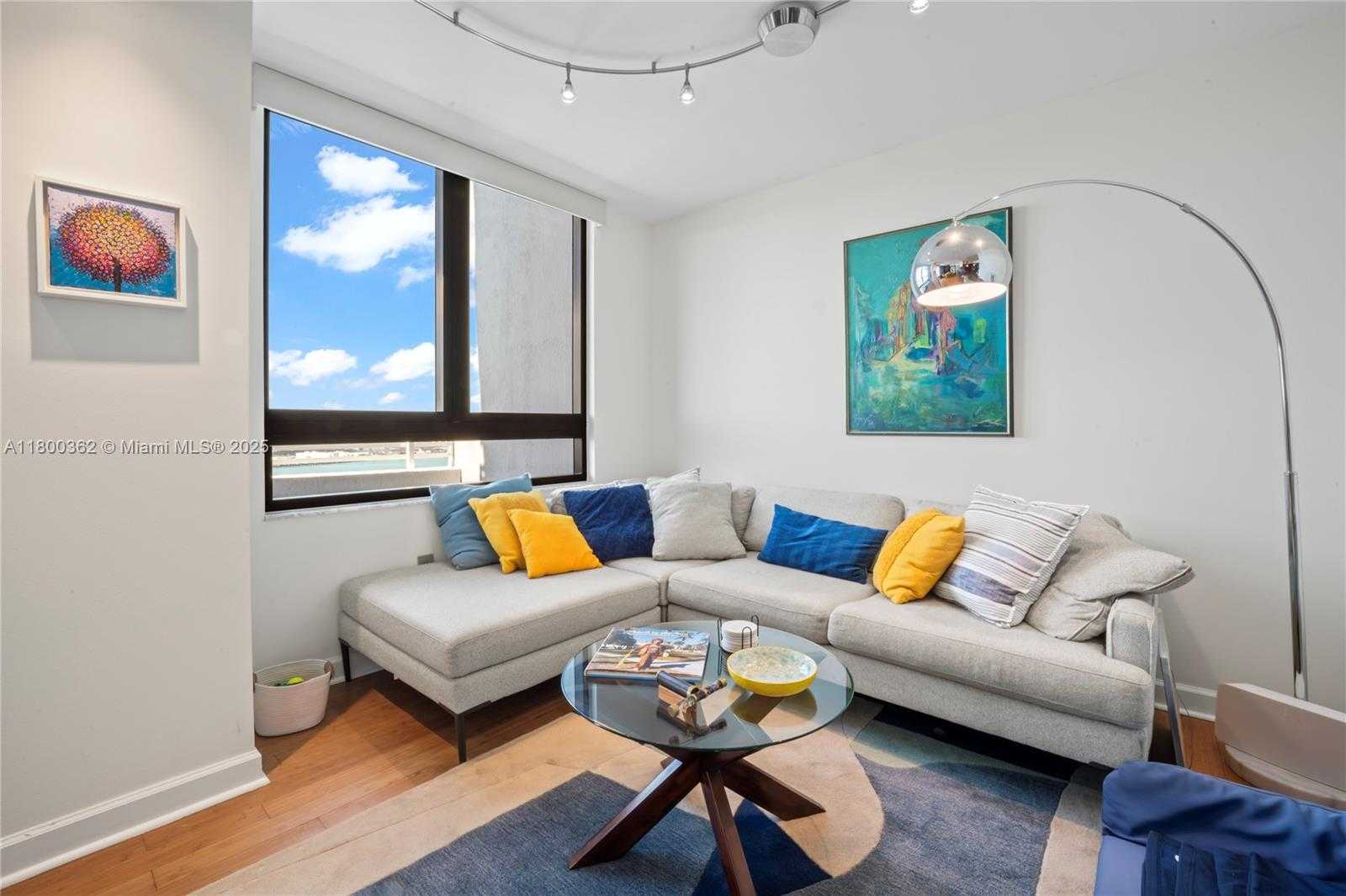 Small Image of 1330 WEST AVE #2810, Miami Beach Number 7
