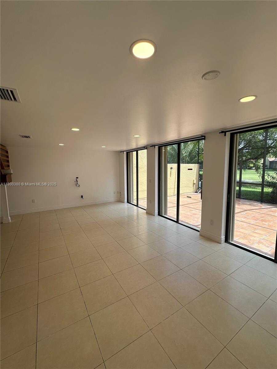 Small Image of 10119 COSTA DEL SOL BLVD #J-57B, Doral Number 12