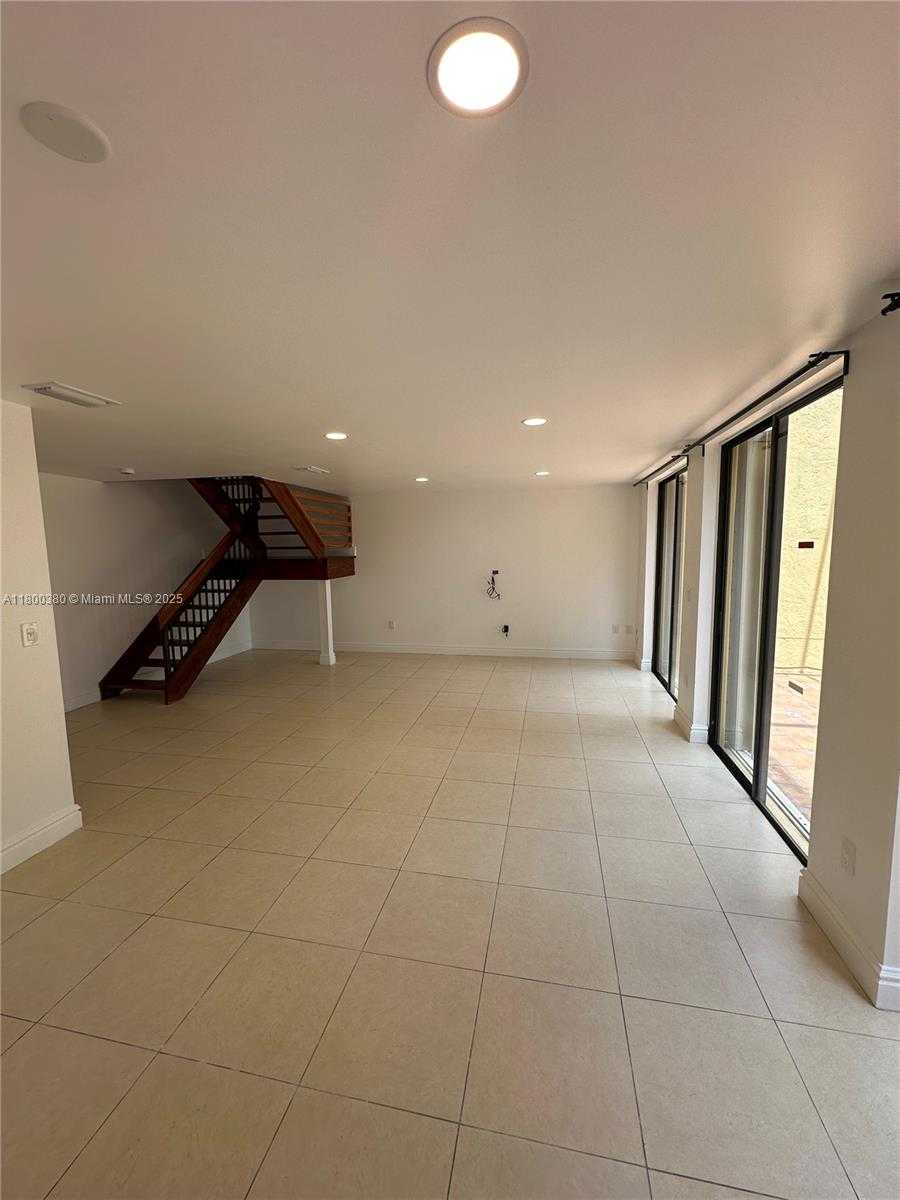 Small Image of 10119 COSTA DEL SOL BLVD #J-57B, Doral Number 13