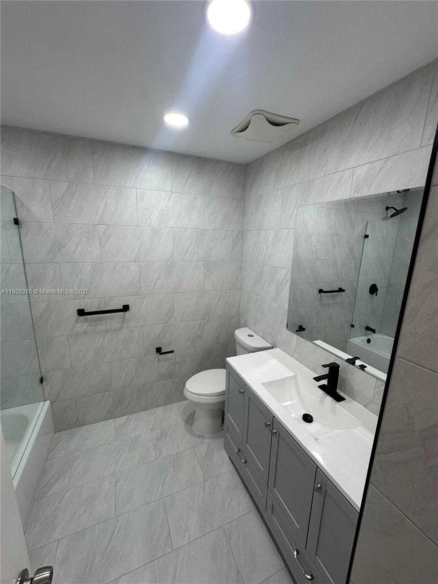 Small Image of 10119 COSTA DEL SOL BLVD #J-57B, Doral Number 19