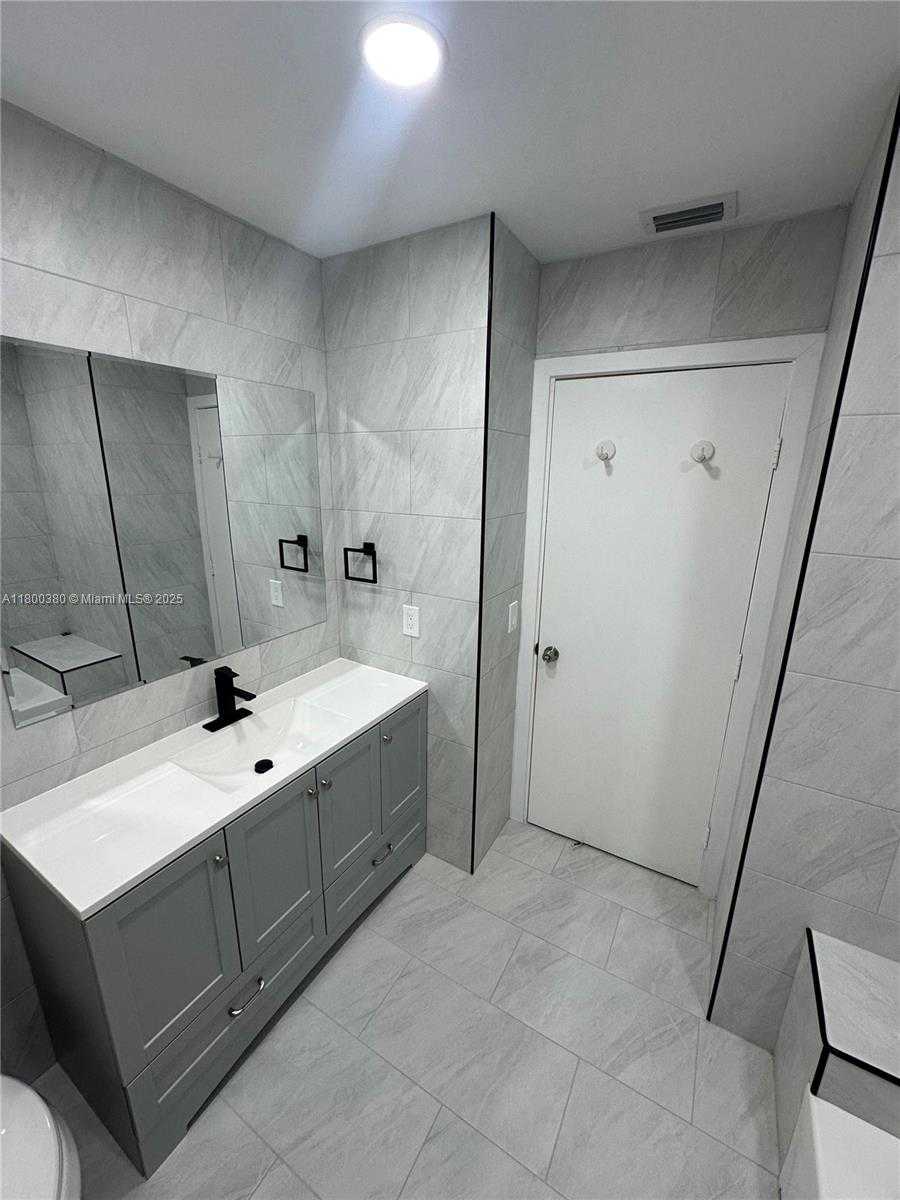 Small Image of 10119 COSTA DEL SOL BLVD #J-57B, Doral Number 21