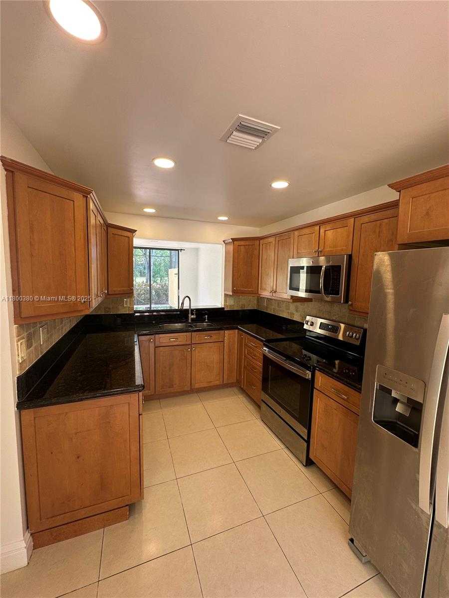 Small Image of 10119 COSTA DEL SOL BLVD #J-57B, Doral Number 7