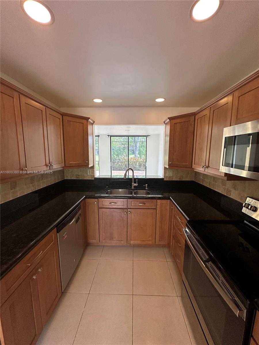 Small Image of 10119 COSTA DEL SOL BLVD #J-57B, Doral Number 8