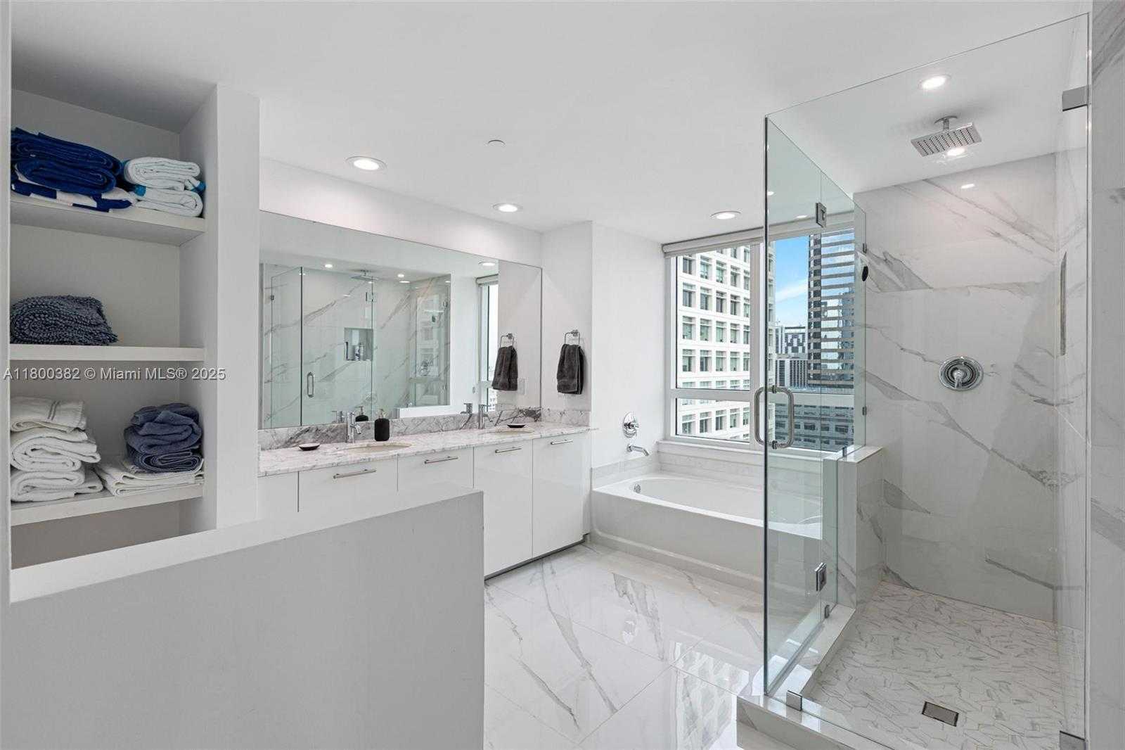 Small Image of 950 BRICKELL BAY DR #2210, Miami Number 10