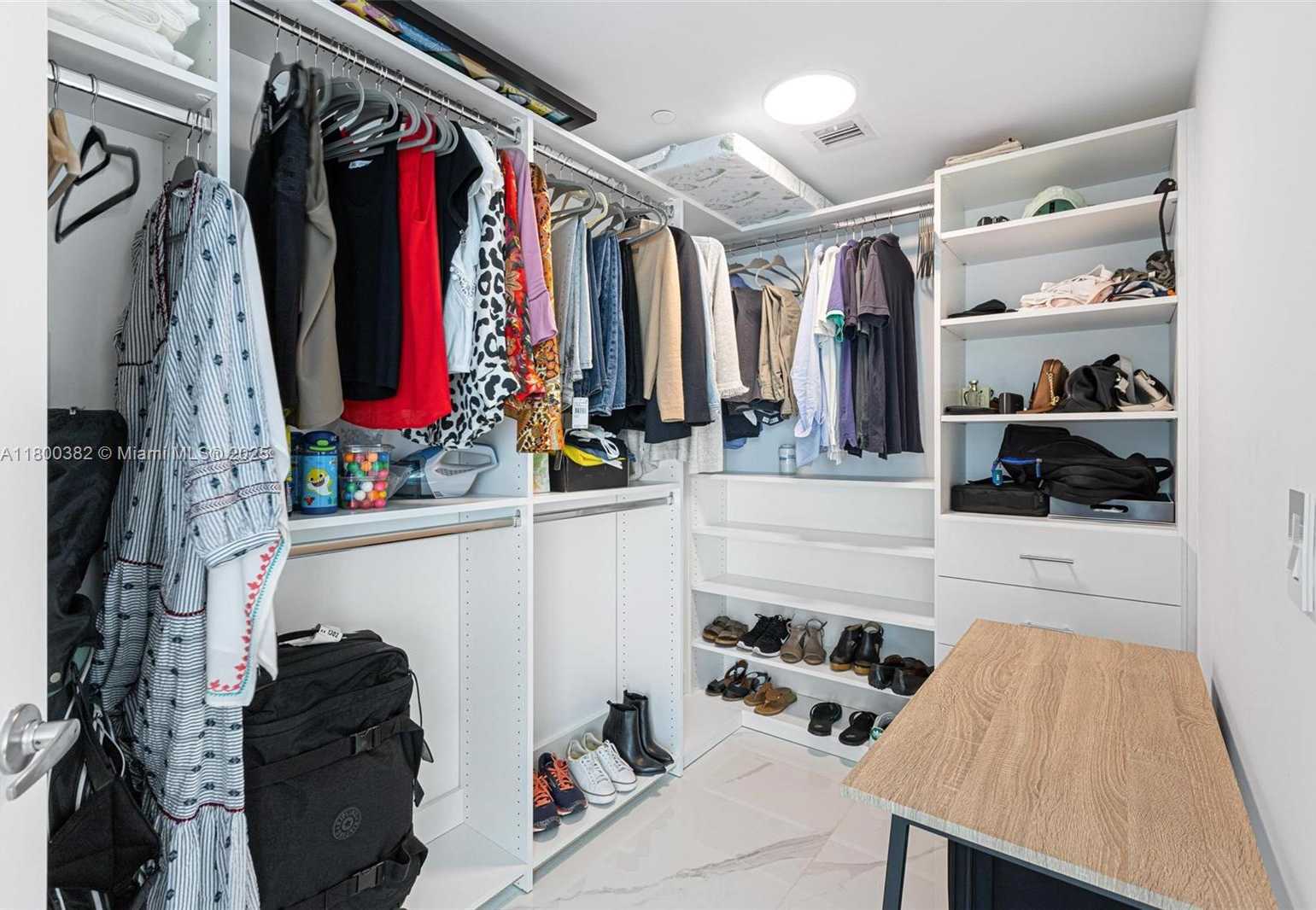 Small Image of 950 BRICKELL BAY DR #2210, Miami Number 11