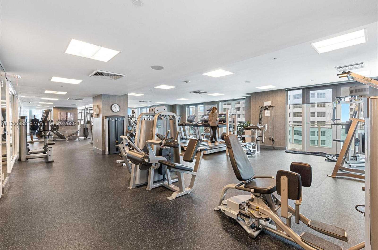 Small Image of 950 BRICKELL BAY DR #2210, Miami Number 24