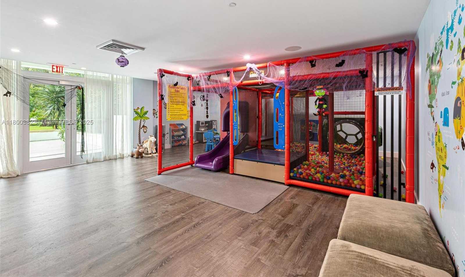 Small Image of 950 BRICKELL BAY DR #2210, Miami Number 26