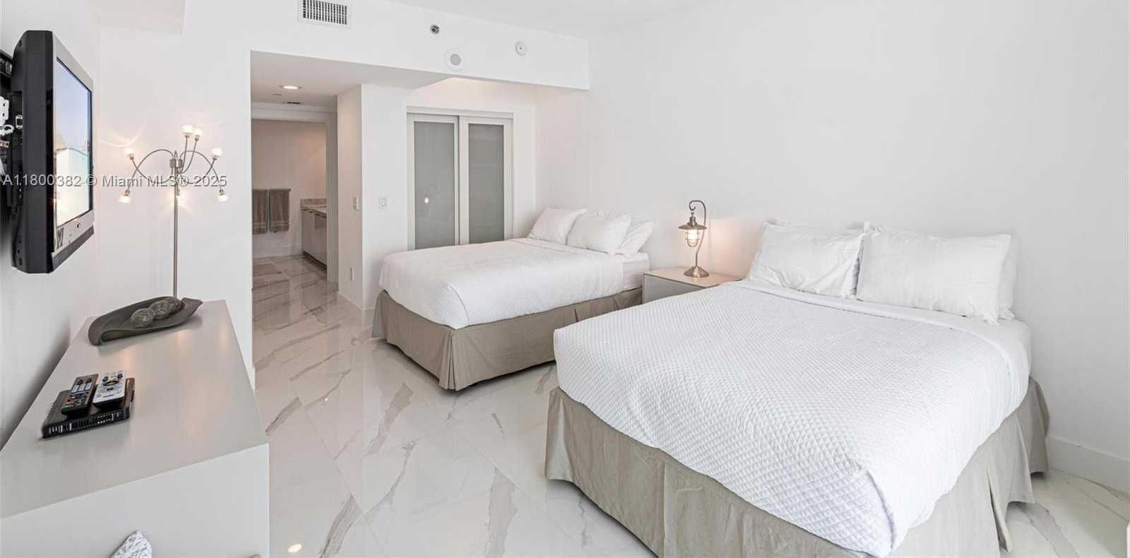 Small Image of 950 BRICKELL BAY DR #2210, Miami Number 30