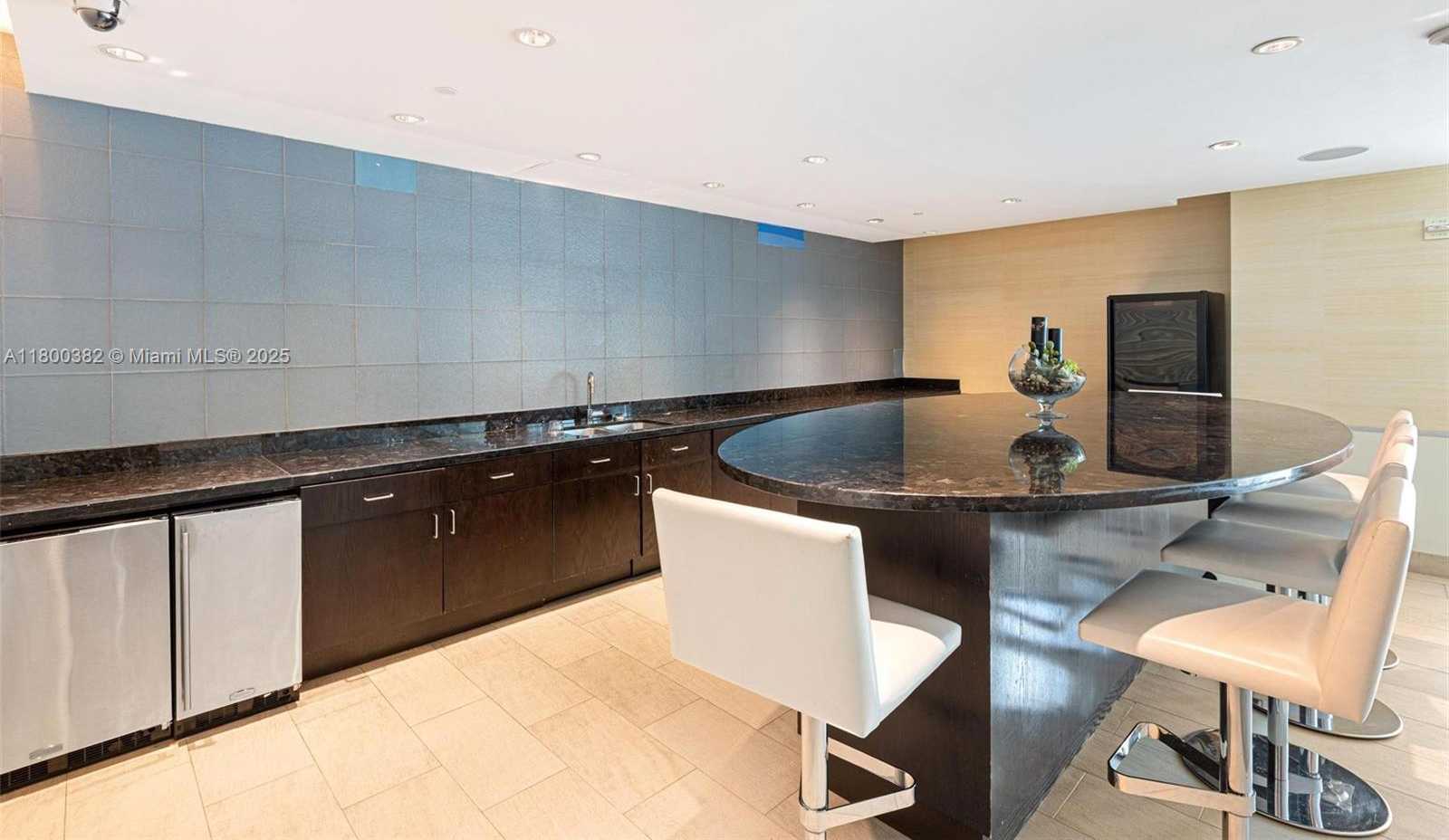 Small Image of 950 BRICKELL BAY DR #2210, Miami Number 33