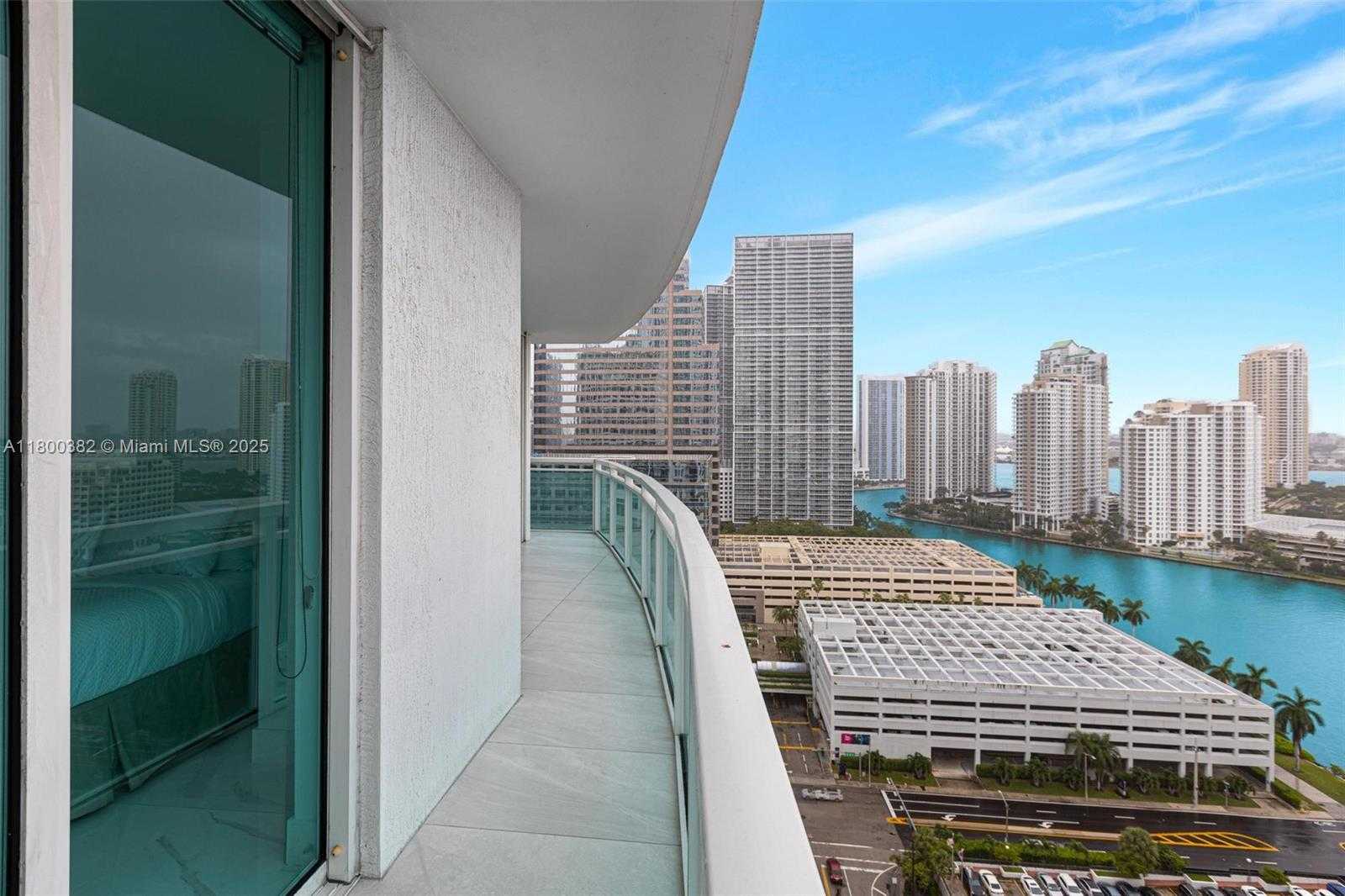 Small Image of 950 BRICKELL BAY DR #2210, Miami Number 4