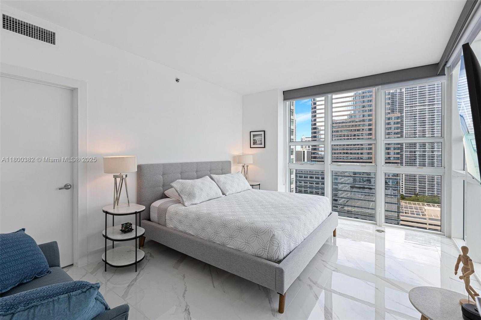 Small Image of 950 BRICKELL BAY DR #2210, Miami Number 7
