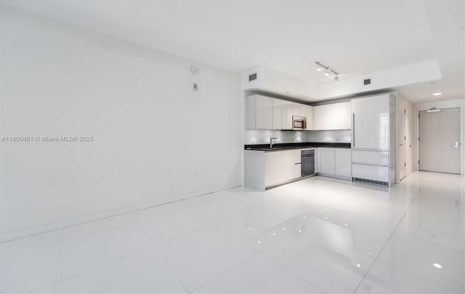 Small Image of 1010 BRICKELL AVE #3010, Miami Number 12