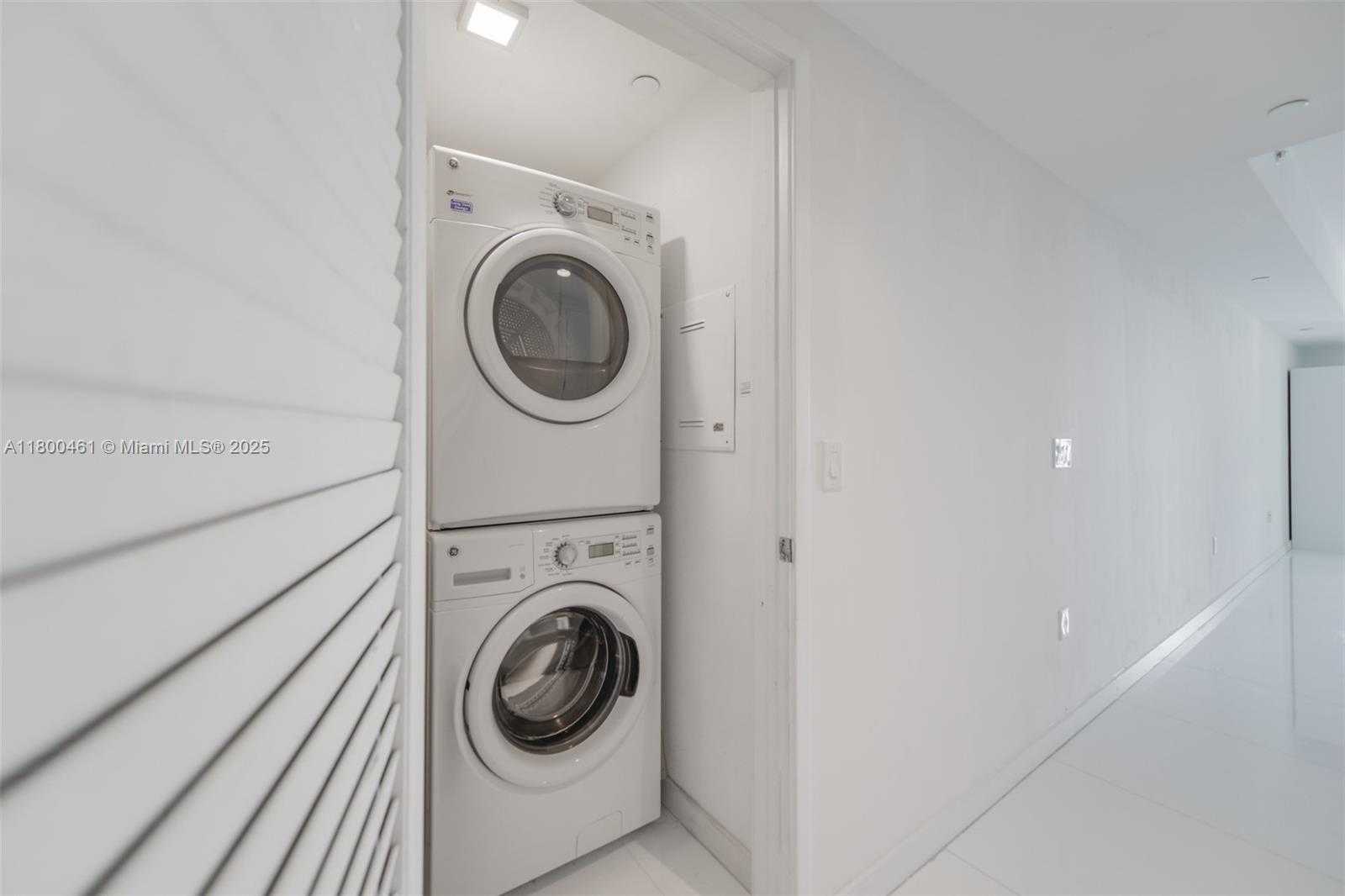 Small Image of 1010 BRICKELL AVE #3010, Miami Number 18
