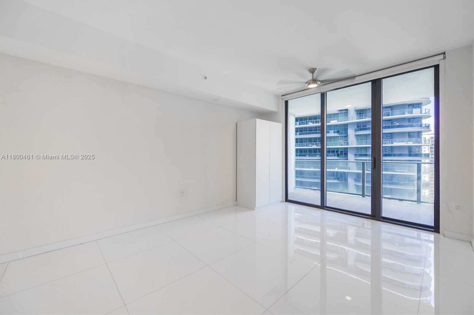 Small Image of 1010 BRICKELL AVE #3010, Miami Number 4