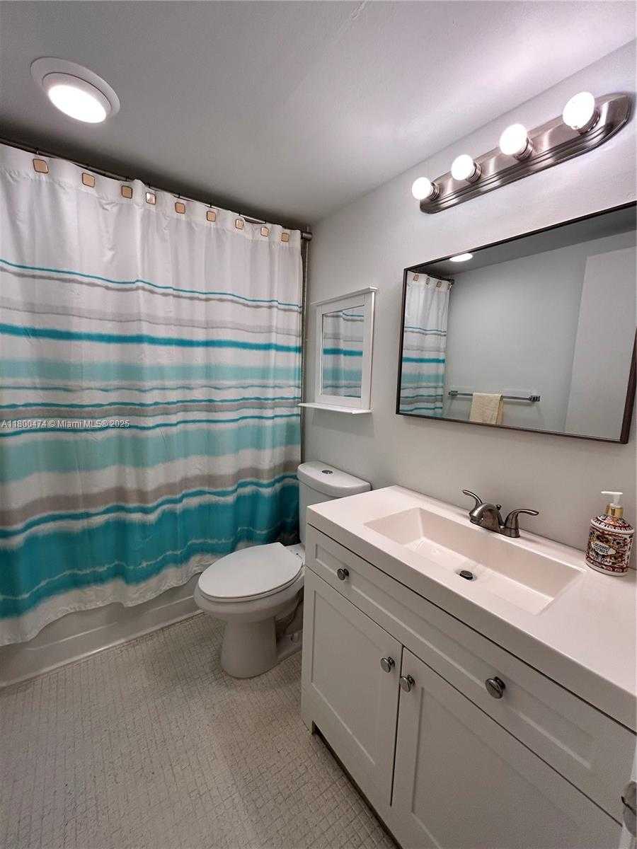 Small Image of 1001 91ST ST #603, Bay Harbor Islands Number 13