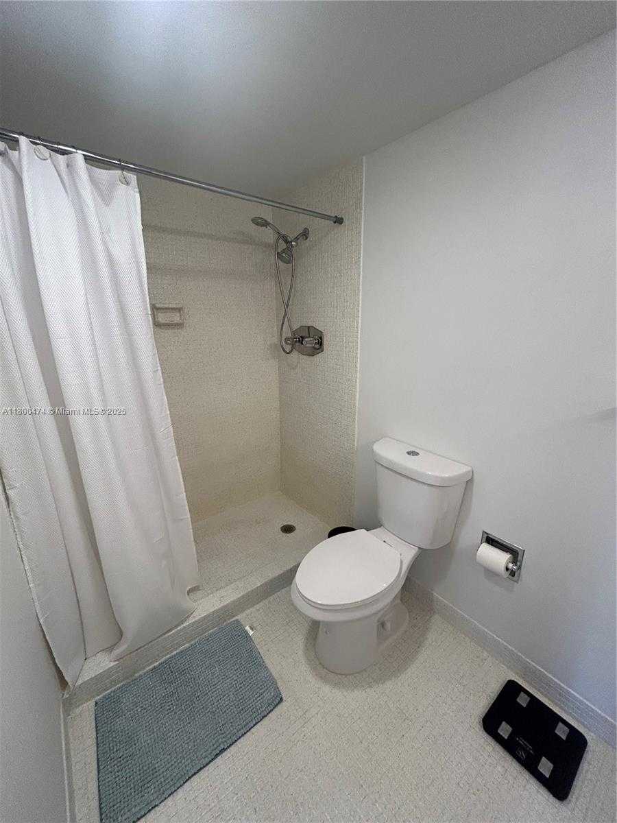 Small Image of 1001 91ST ST #603, Bay Harbor Islands Number 18