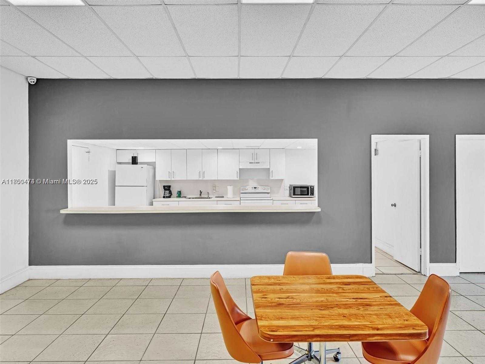 Small Image of 1001 91ST ST #603, Bay Harbor Islands Number 22