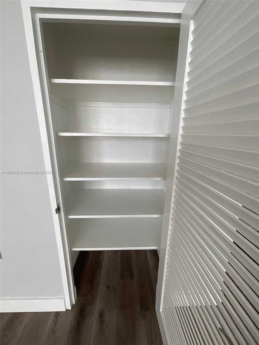 Small Image of 1250 WEST AVE #10F, Miami Beach Number 14