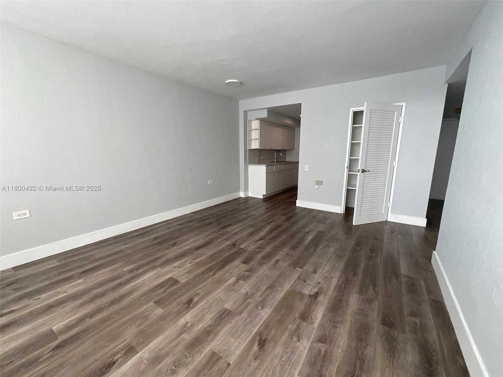 Small Image of 1250 WEST AVE #10F, Miami Beach Number 15