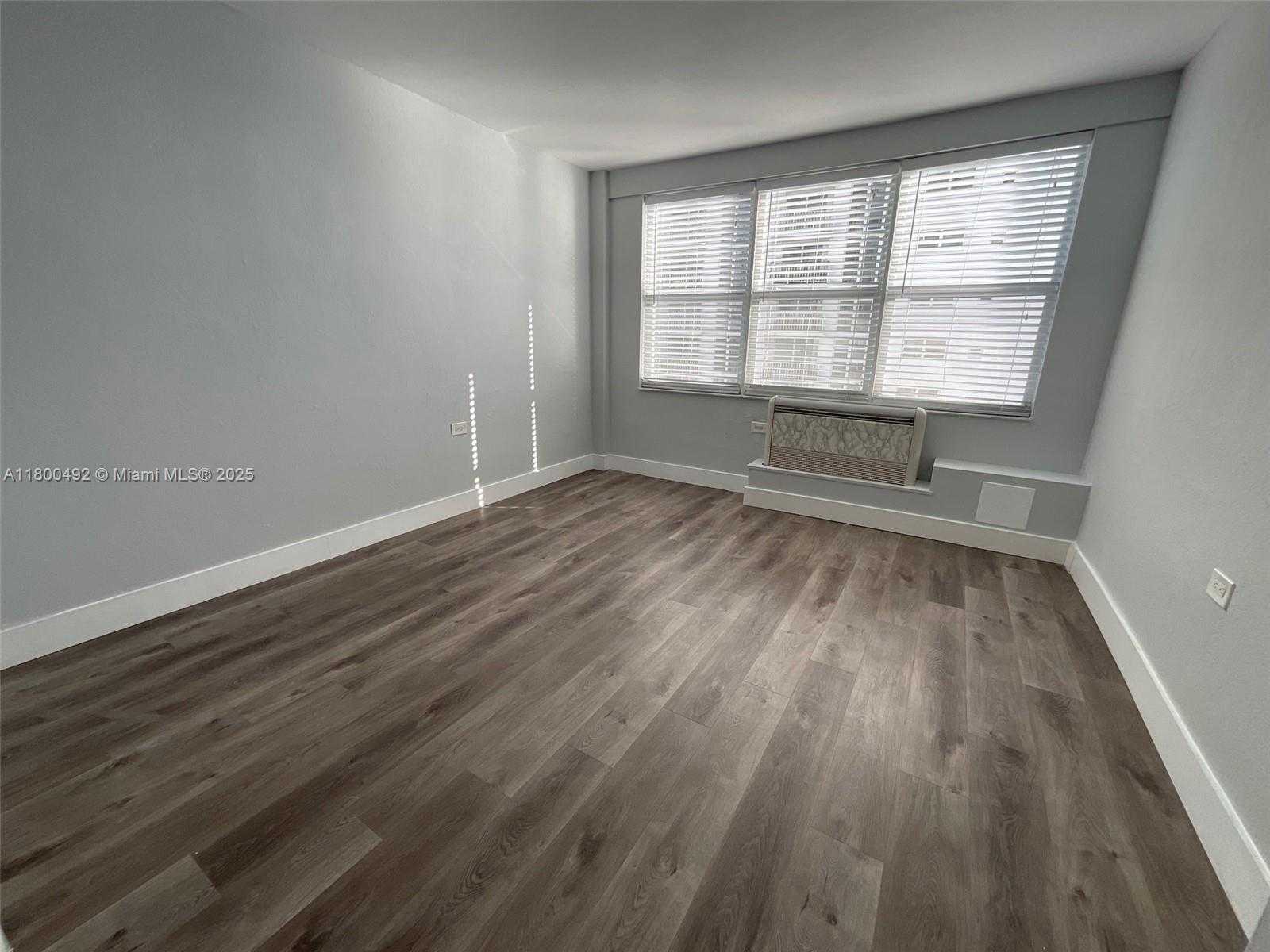Small Image of 1250 WEST AVE #10F, Miami Beach Number 16