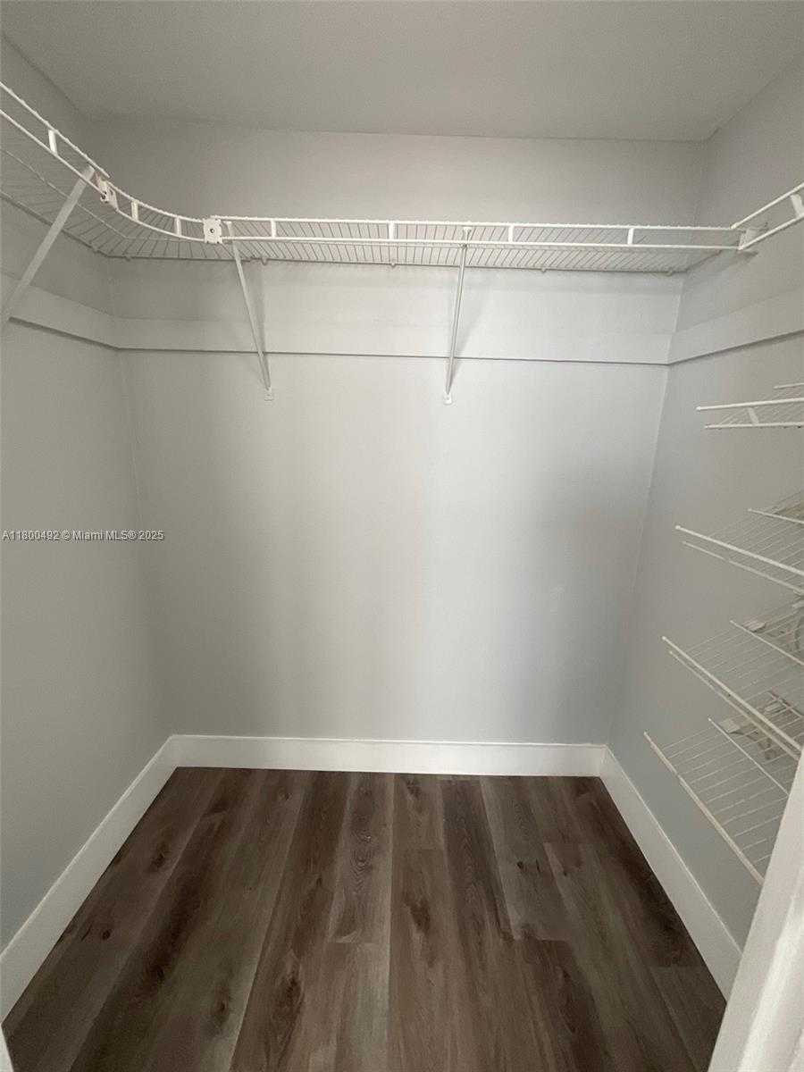 Small Image of 1250 WEST AVE #10F, Miami Beach Number 17