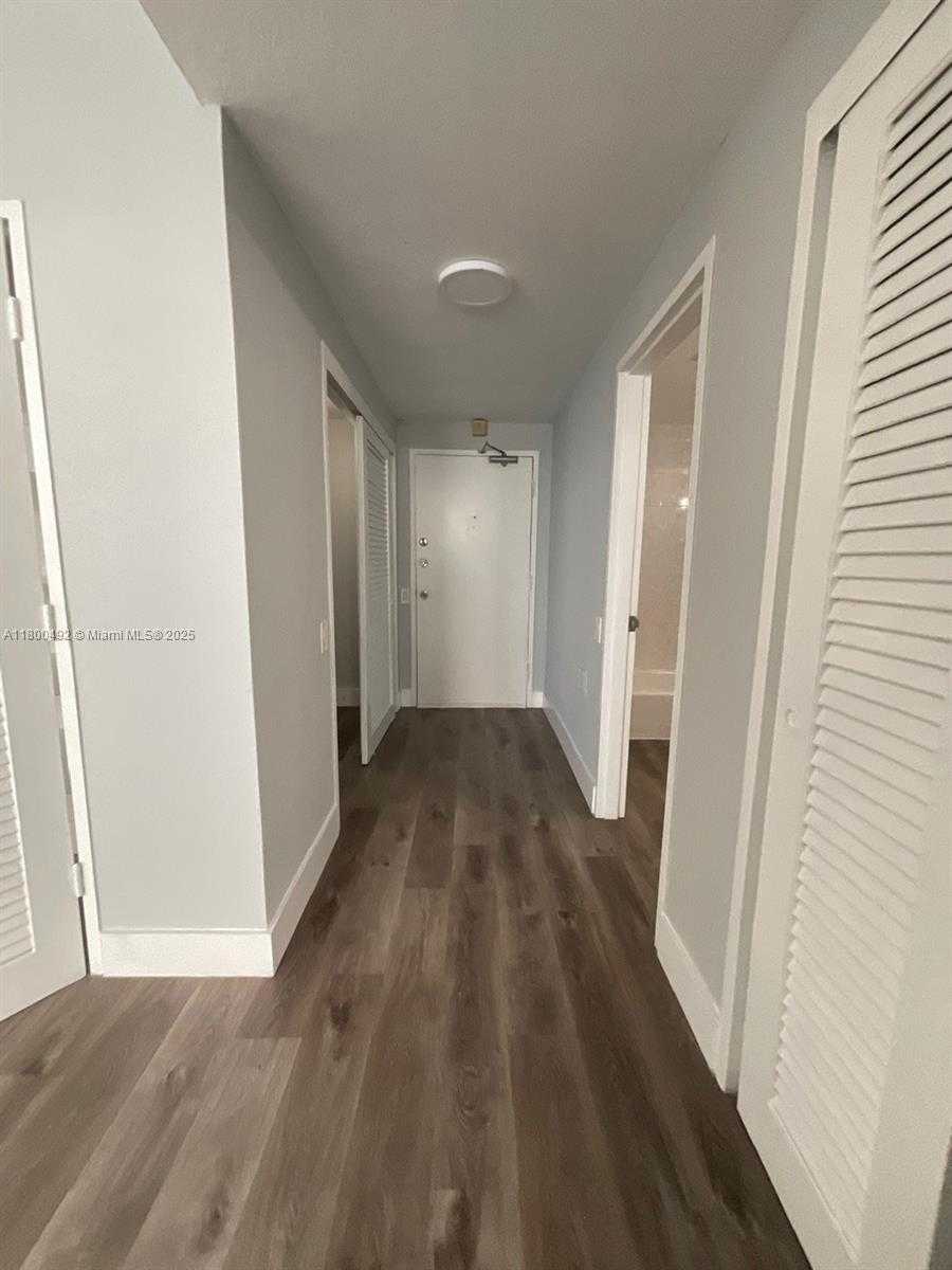 Small Image of 1250 WEST AVE #10F, Miami Beach Number 19