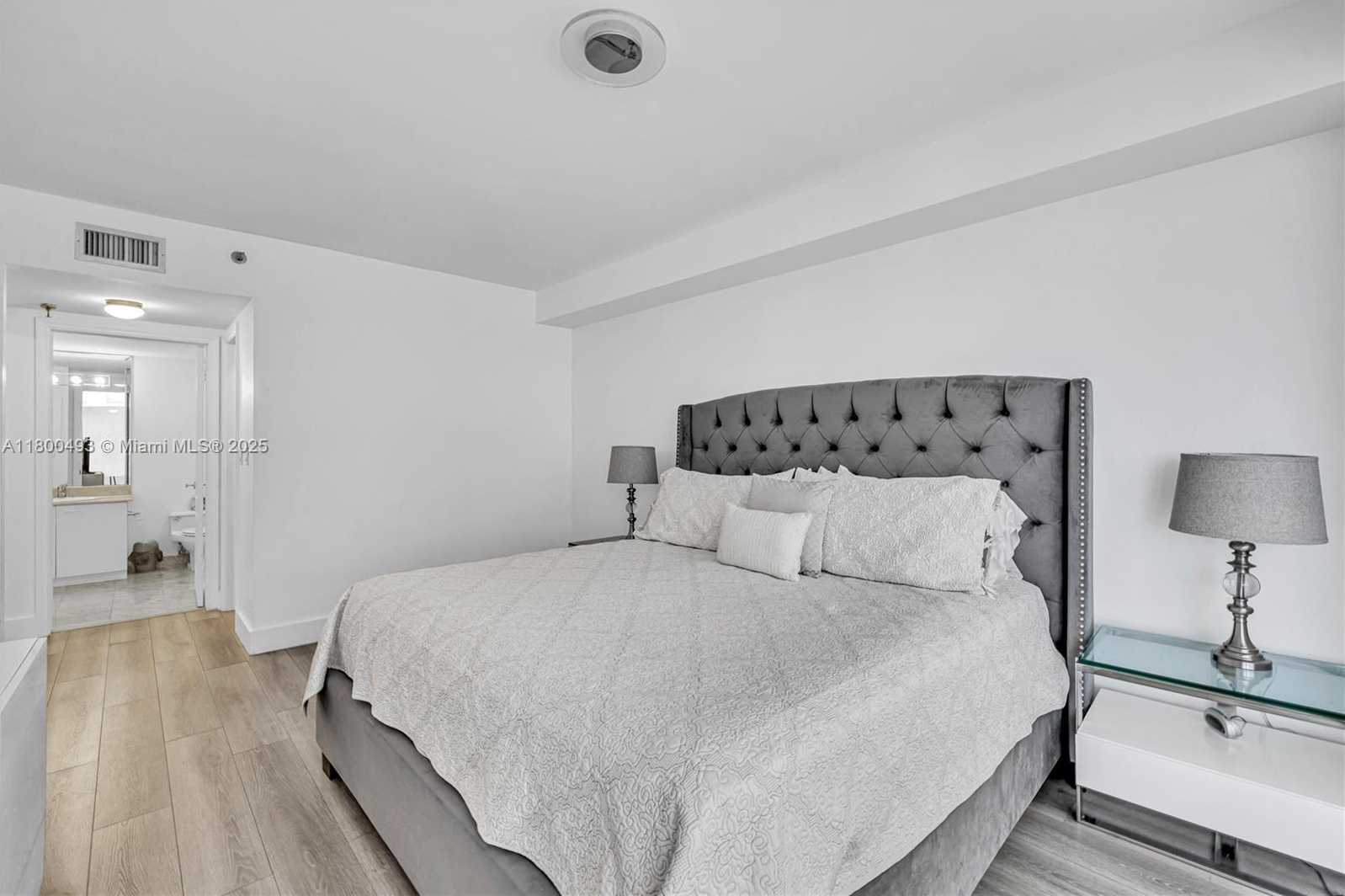 Small Image of 9455 COLLINS AVE #910, Surfside Number 25