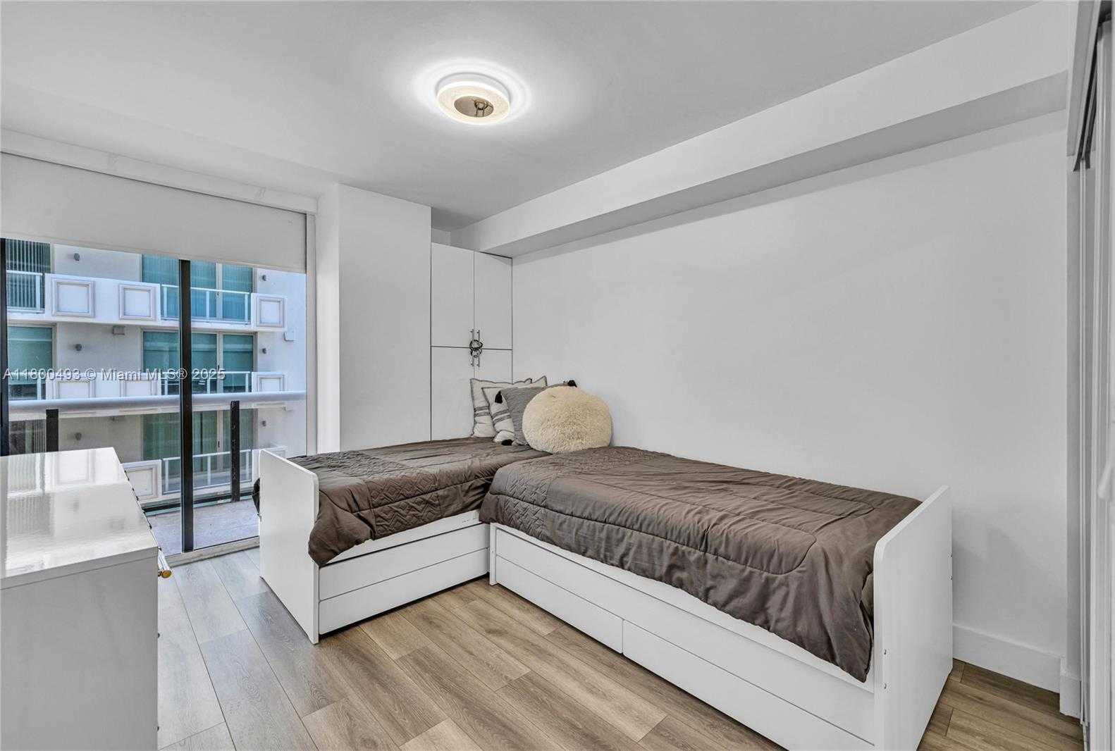 Small Image of 9455 COLLINS AVE #910, Surfside Number 29