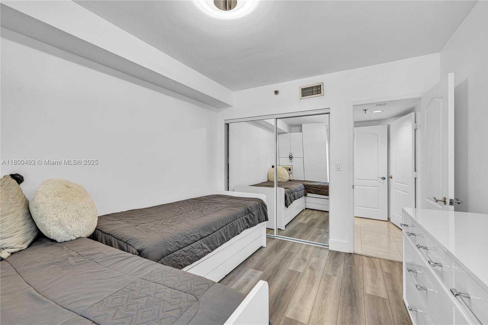 Small Image of 9455 COLLINS AVE #910, Surfside Number 30
