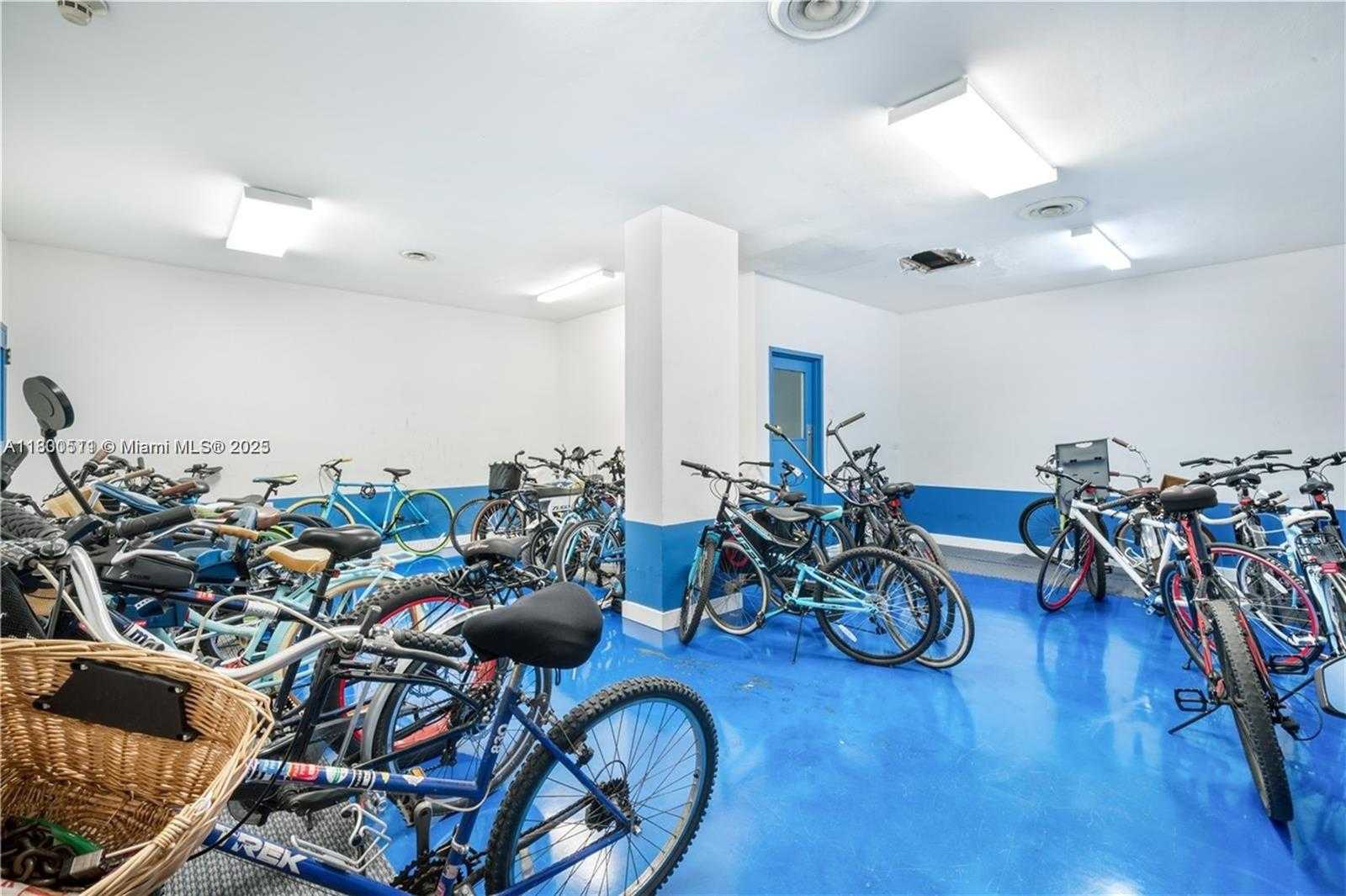 Small Image of 1250 WEST AVE #7G, Miami Beach Number 10