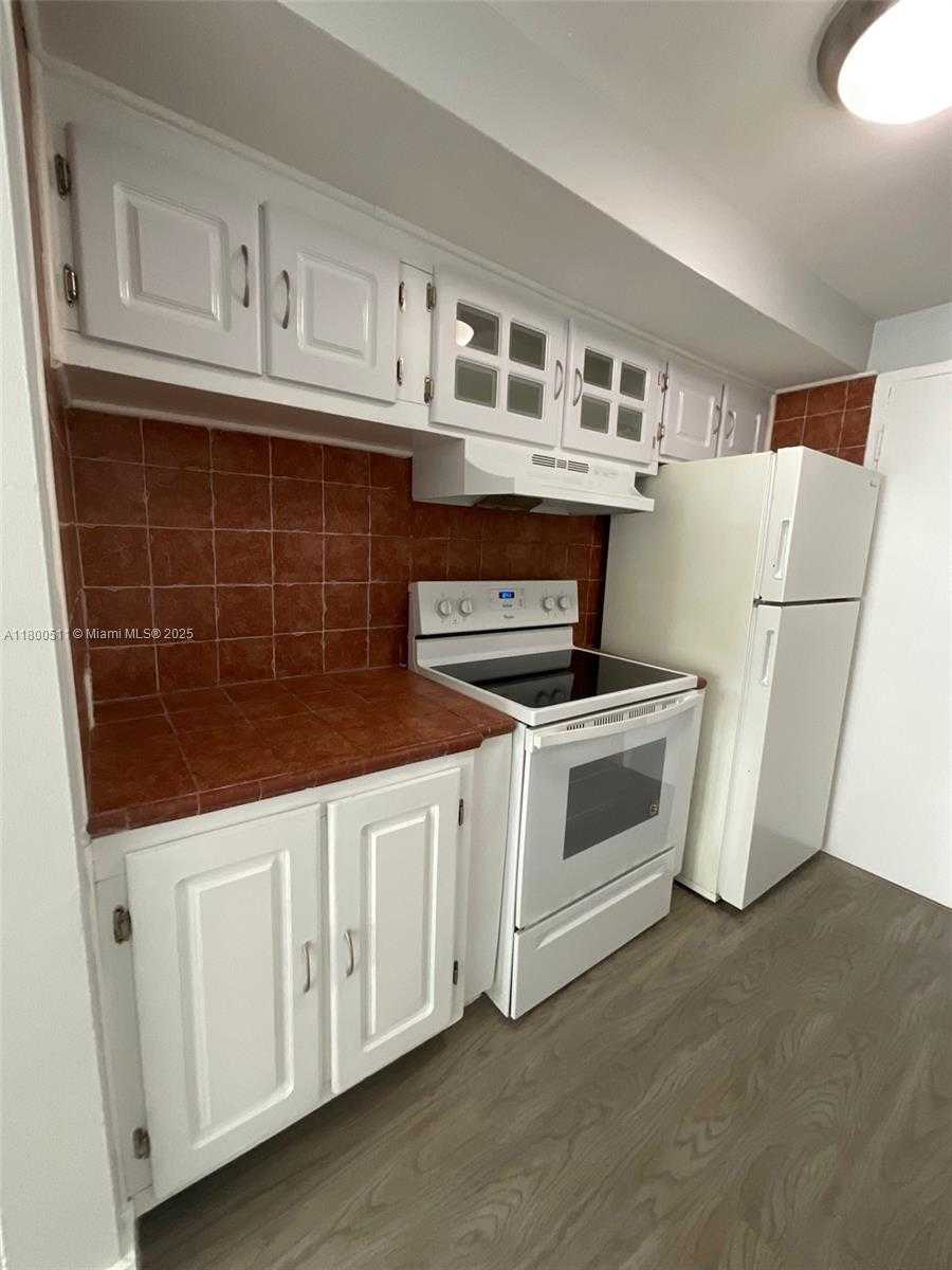 Small Image of 1250 WEST AVE #7G, Miami Beach Number 13